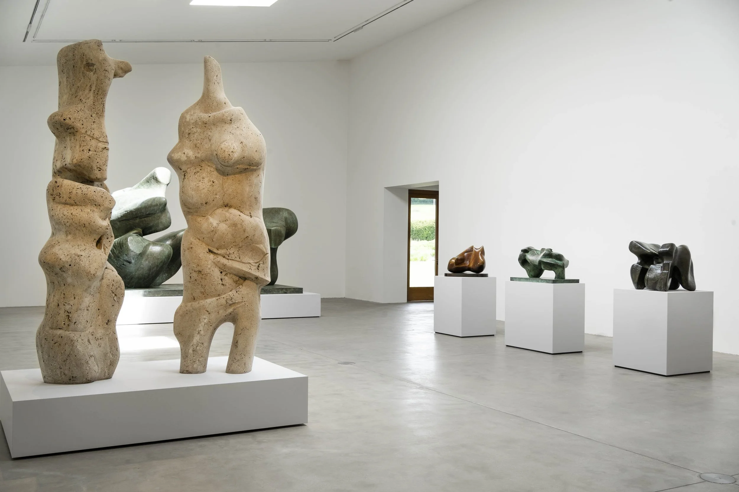Henry Moore. Sharing Form Hauser & Wirth Somerset Installation View, Photo: V21 Artspace Reproduced by permission of The Henry Moore Foundation Courtesy: The Henry Moore Foundation and Hauser & Wirth