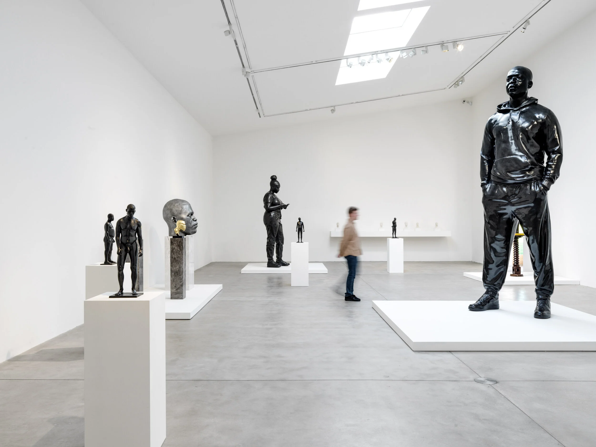 Thomas J Price. Thoughts Unseen Hauser & Wirth Somerset Installation View, Photo: V21 Artspace © Thomas J Price, Courtesy: Hauser & Wirth Virtual Exhibition Tour